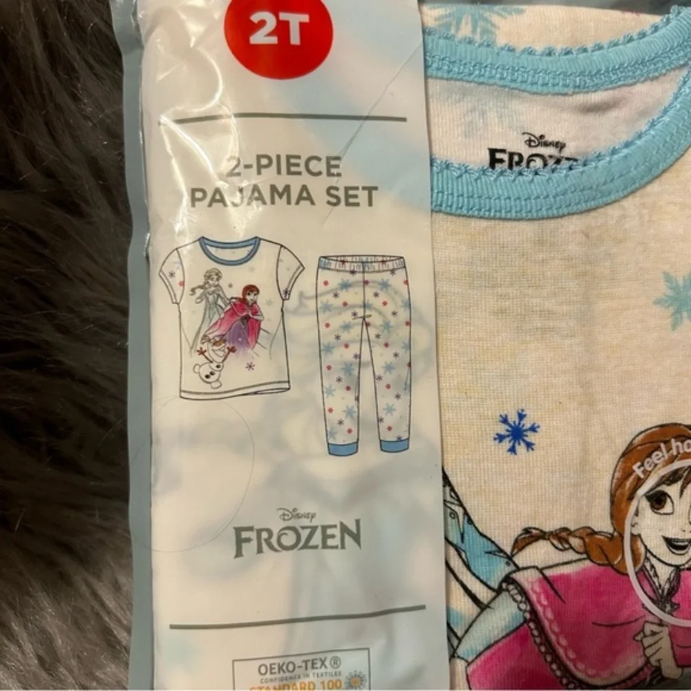 Disney Frozen Two Piece‎ Pajama Set Toddler Girl's Size 2T Elsa Anna Pajamas Pjs